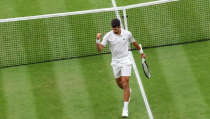 开云体育在直播-德约温网再创一纪录 距离费德勒和No.1只差一胜