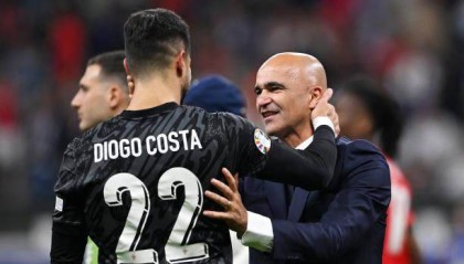 开云体育官网-马丁内斯：科斯塔是我们的秘密武器，C罗是榜样