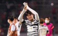 开云直播官网-韩国大胜夜19岁新星一战成名 02年小生首秀入首球