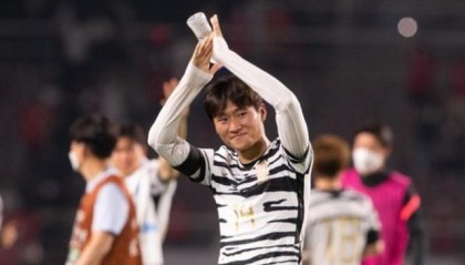 开云直播官网-韩国大胜夜19岁新星一战成名 02年小生首秀入首球