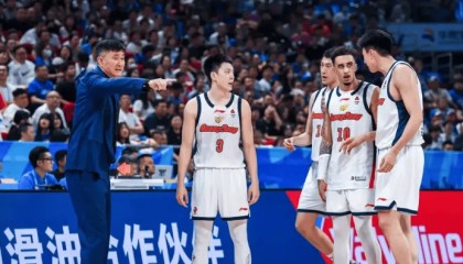开云体育在直播-广东不敌北京连续两年无缘四强，你认为杜锋该下课吗？