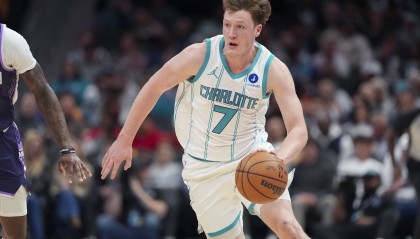 开云体育在直播-看你下半场了！克尼佩尔半场7中2&amp;三分1中0拿到4分5板1断1帽